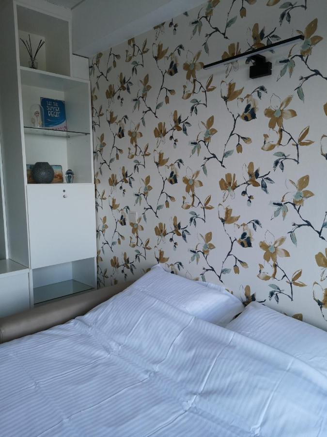 Zeester En Koffie. Oostduinkerke-Bad Exterior photo